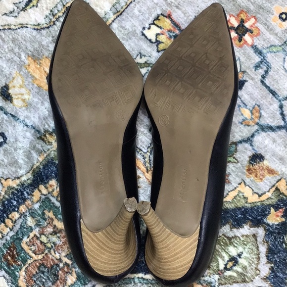 🦚 ATTENTION ‘Tyanna’ Black Faux Leather Point Toe Stacked Heel Pumps - Picture 6 of 10